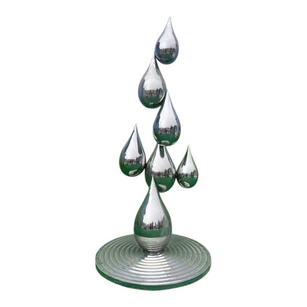 Mirror polished stainless steel sculpture in the shape of stacked water drops