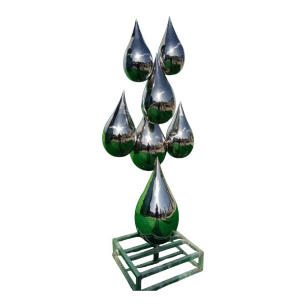 Mirror polished stainless steel sculpture in the shape of stacked water drops